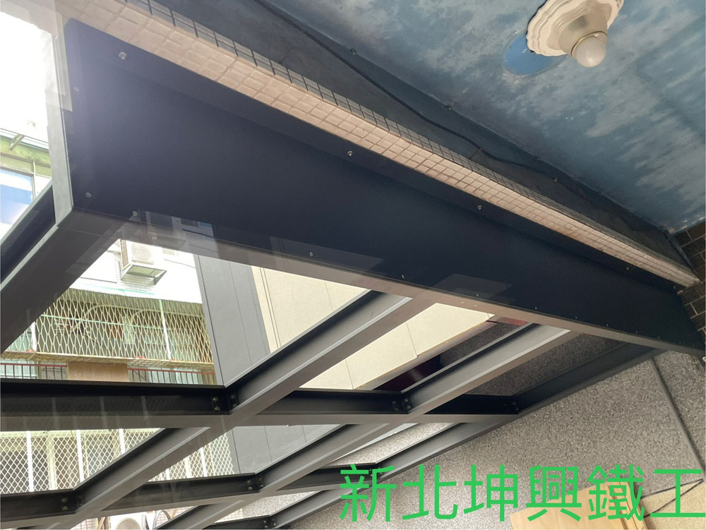 新北鋁製採光罩安裝